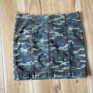 Free People Womens Camo Zippered Mini Skirt Streetwear‎ Size 4